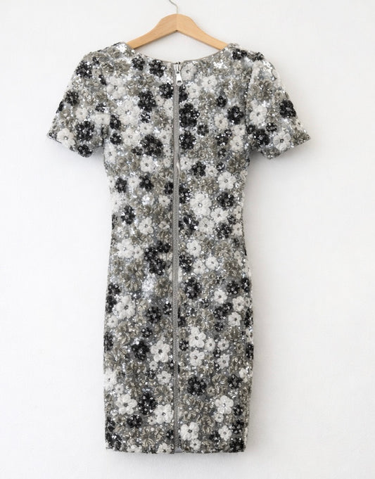 Le Superb Sequin Floral Shift Dress – Silver (Size 2)